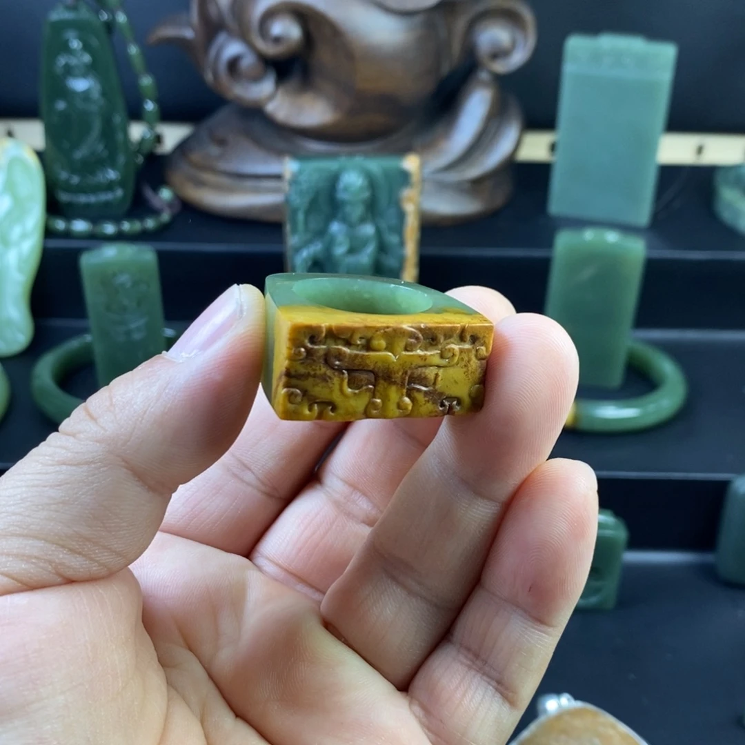 岫岩河磨玉（透闪石质玉）未镶嵌颈饰