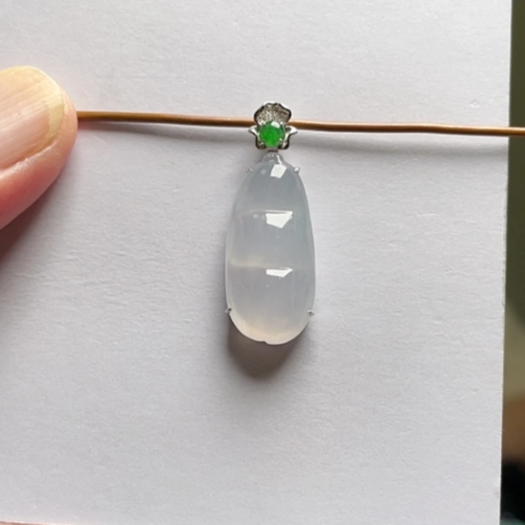 【闪购商品】吊坠(不含链)18K金镶嵌翡翠