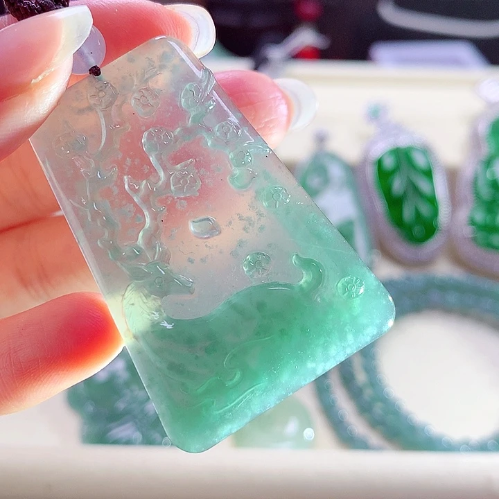 翡翠颈饰未镶嵌天然