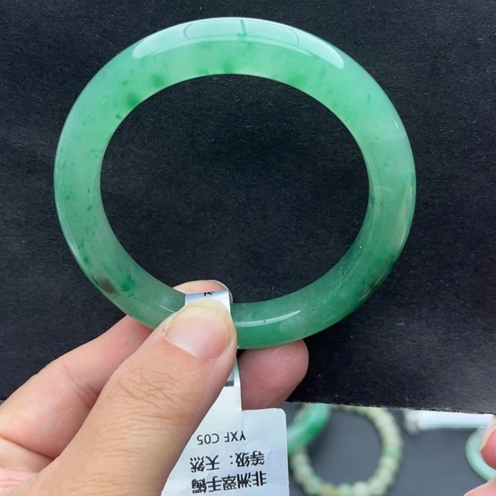 石英质玉未镶嵌手镯56