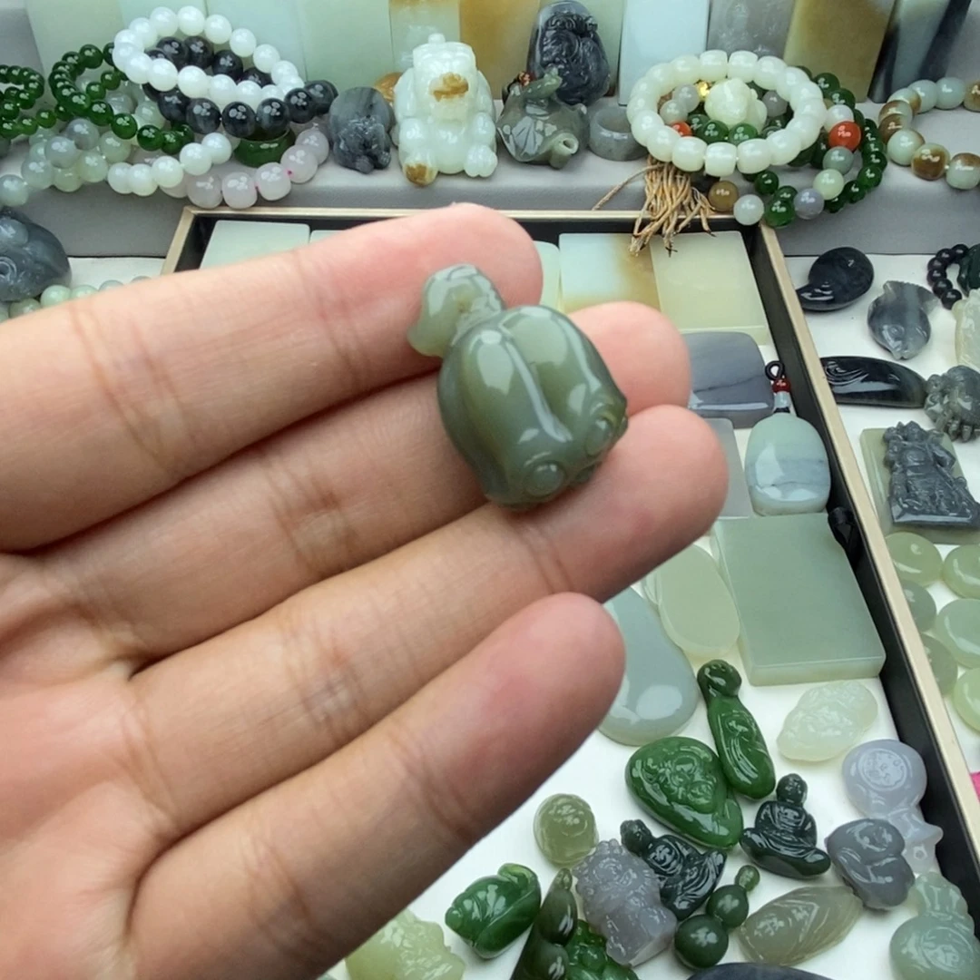 阿***哥颈饰未镶嵌和田玉