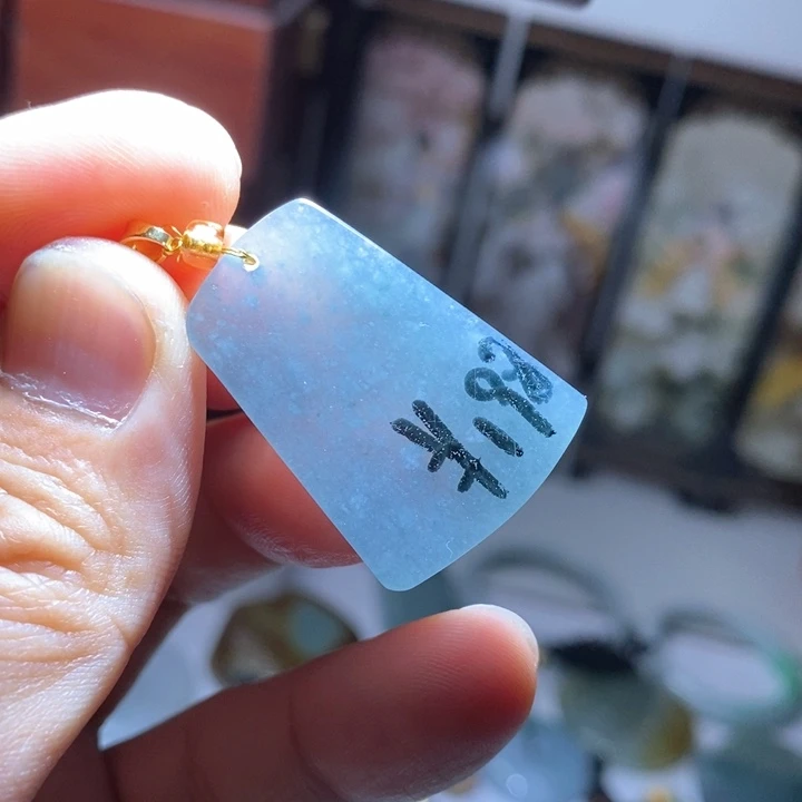 翡翠颈饰未镶嵌好