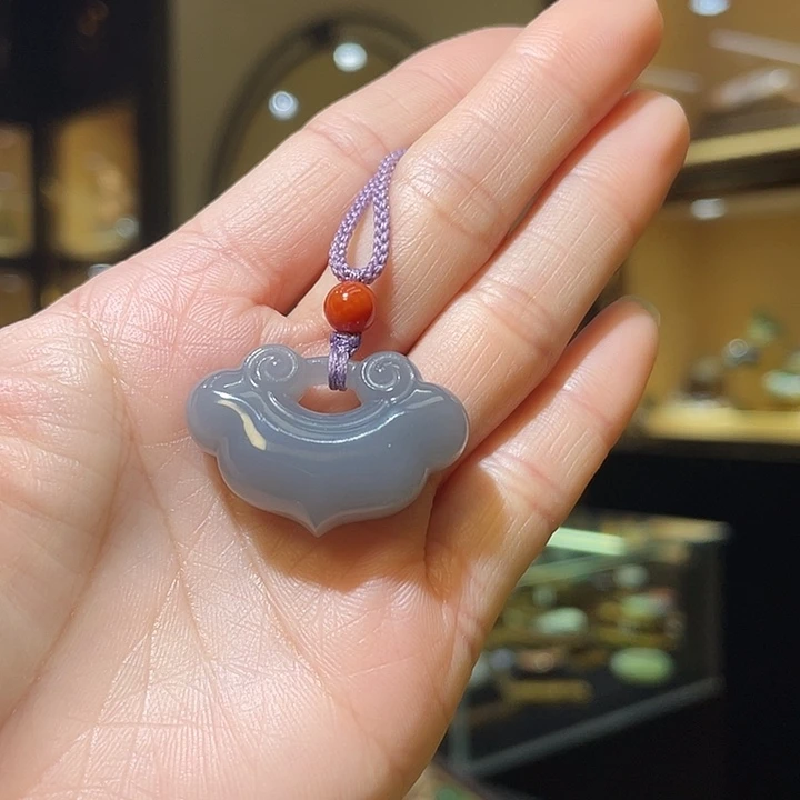 颈饰未镶嵌和田玉如意