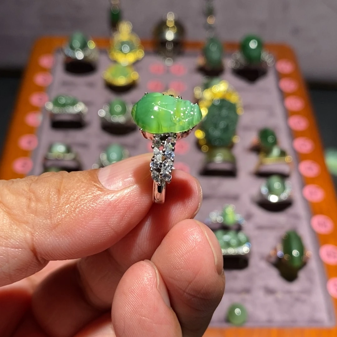 阿***丶和田玉（碧玉）未镶嵌戒指