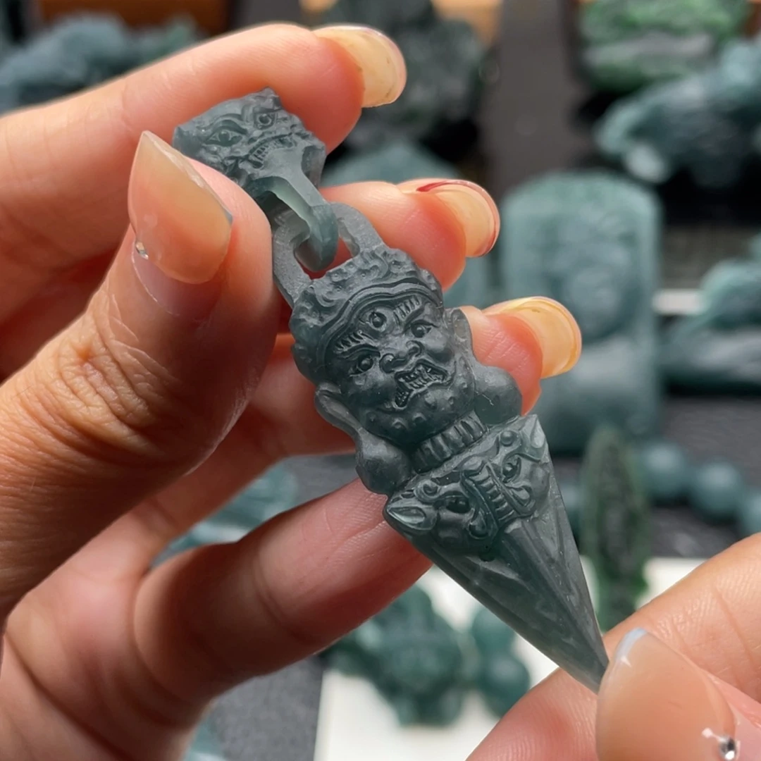 定制翡翠未镶嵌龙王翡翠