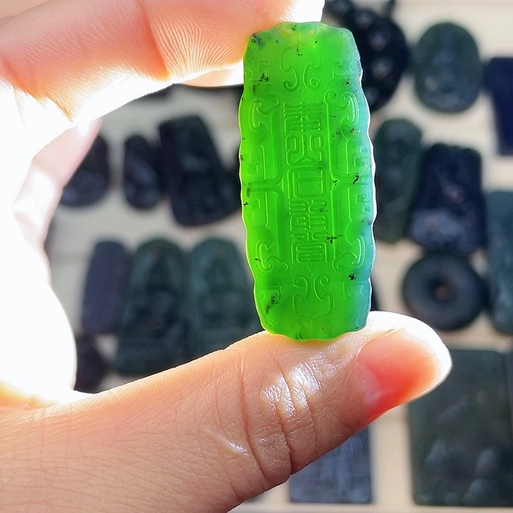 蛇纹石玉未镶嵌挂件泰山玉精品牌子