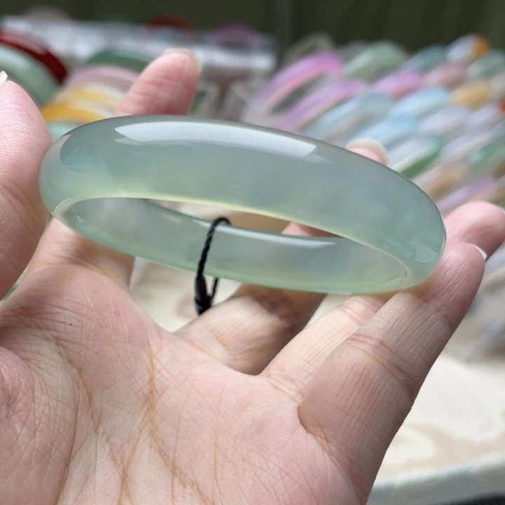 手镯玛瑙/玉髓未镶嵌56圈口