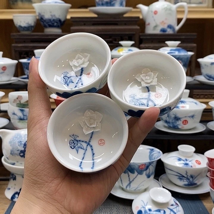 手绘荷花浮雕杯子三个装釉下彩高温瓷微瑕福利款