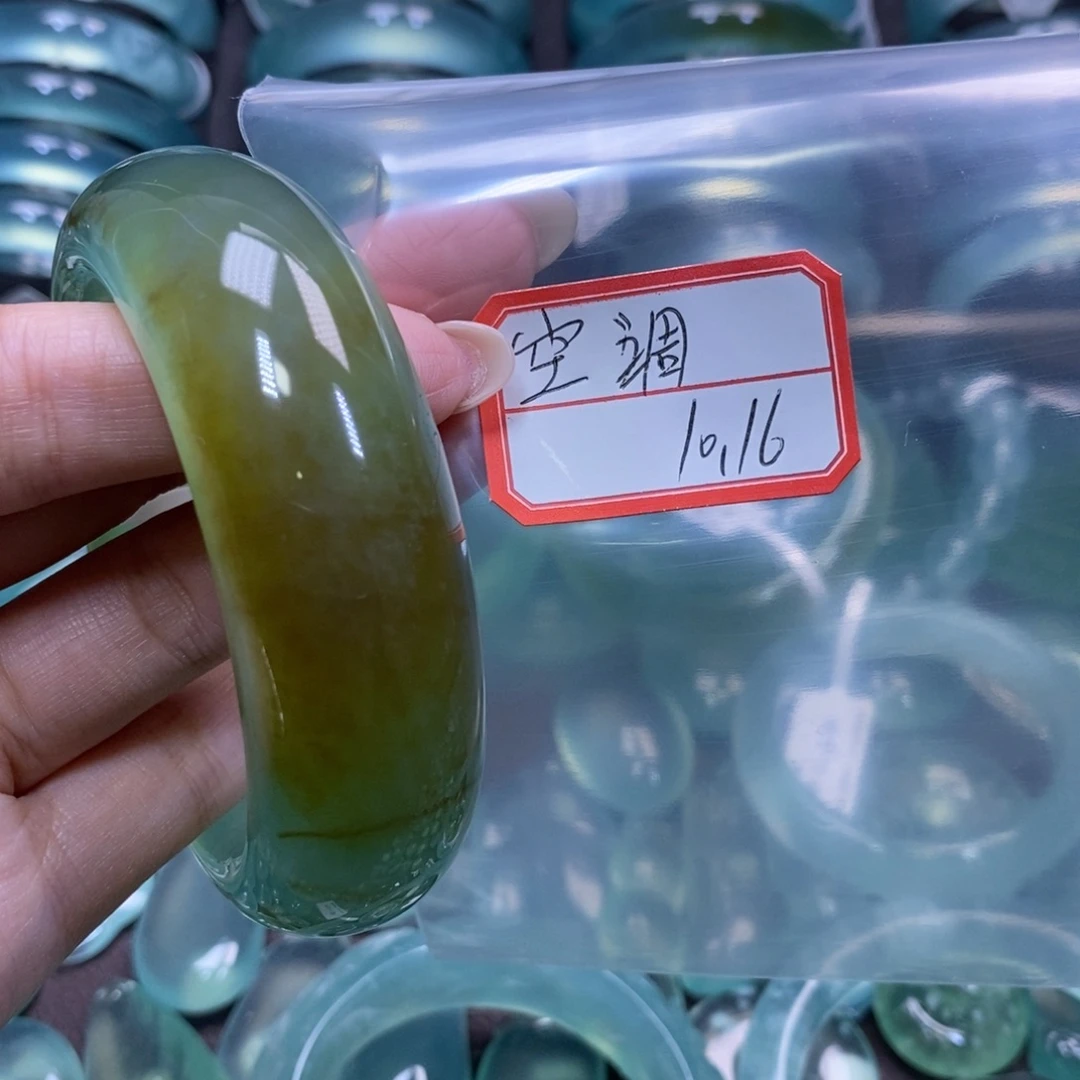 空***档蛇纹石玉未镶嵌手镯