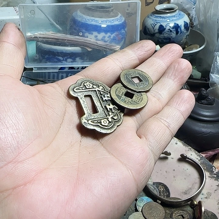 L***笙铜铁合金类退市纪念币非流通