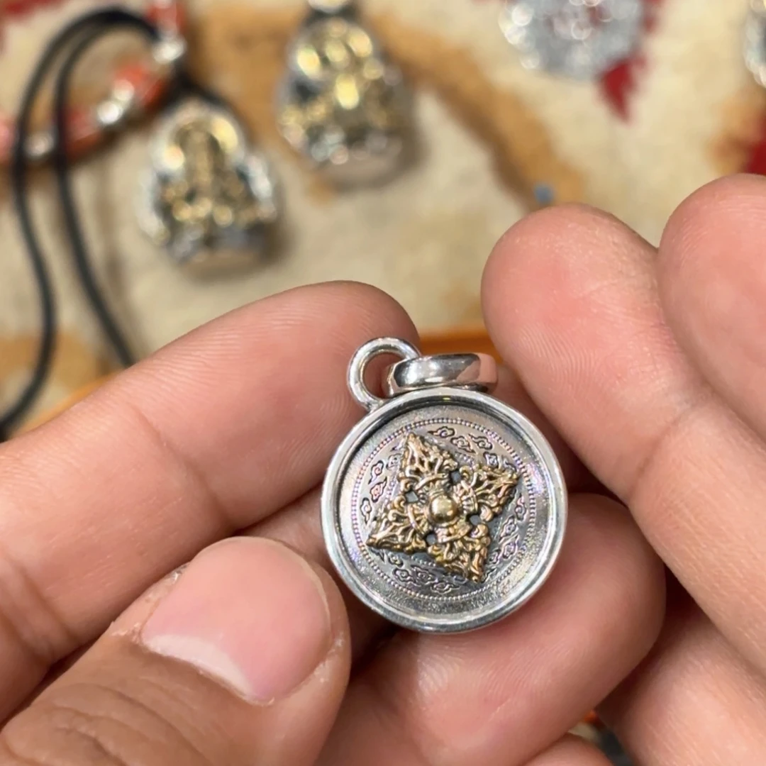 铜星月菩提吊坠项链