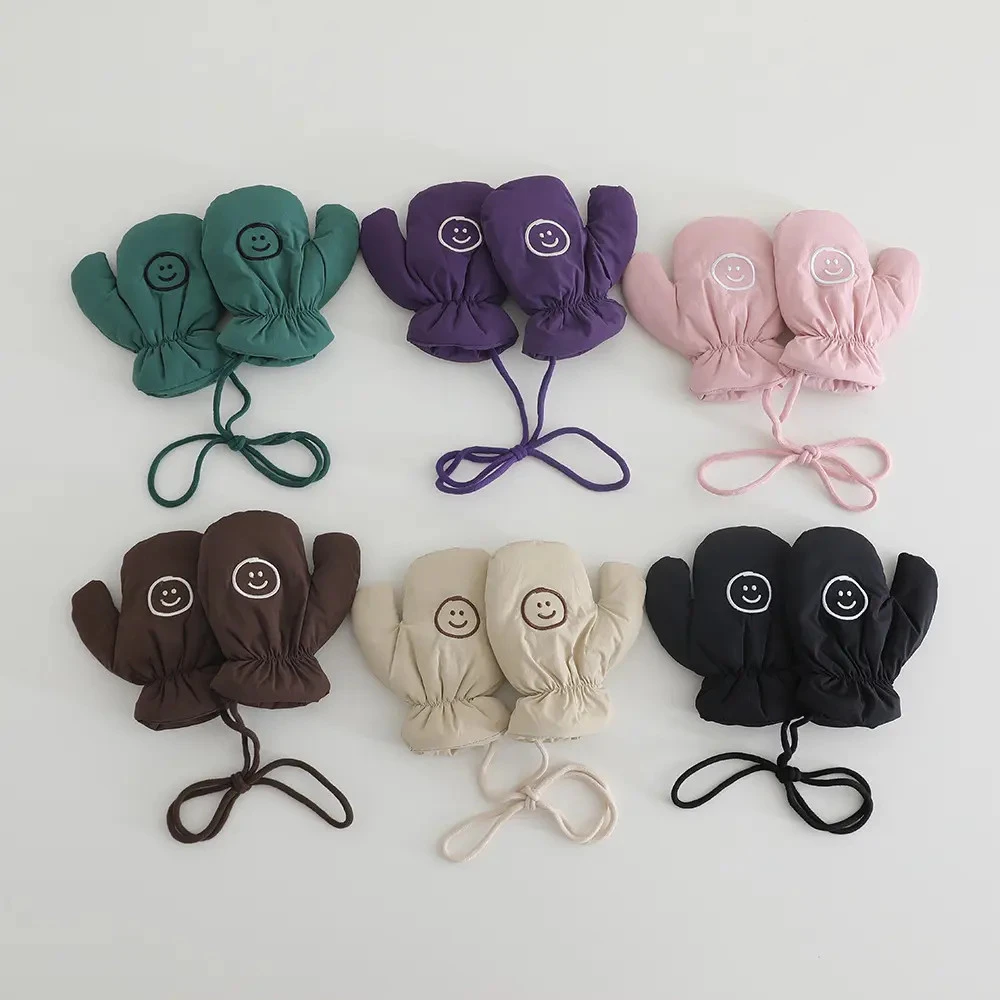 儿童手套秋冬加棉加厚连指保暖防水可爱笑脸滑雪手套宝宝防风挂脖