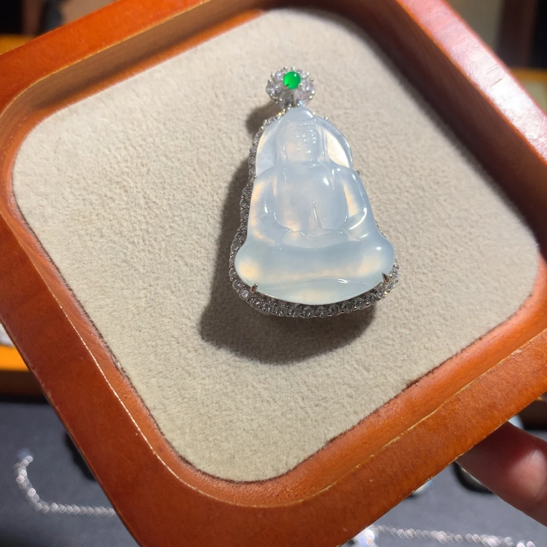 翡翠银S925镶嵌颈饰观音