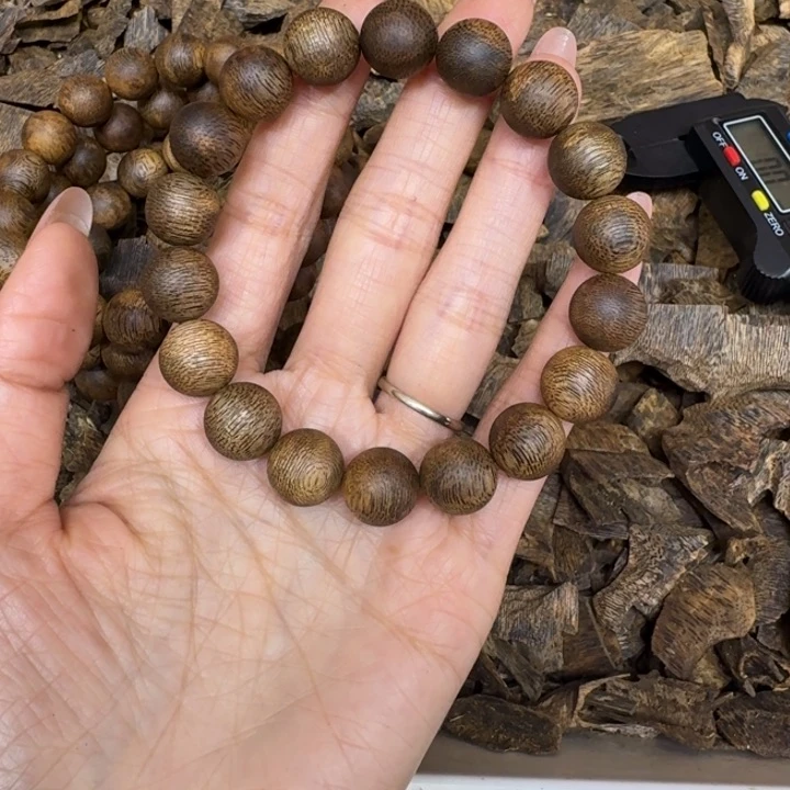 沉香手串白棋沉浮