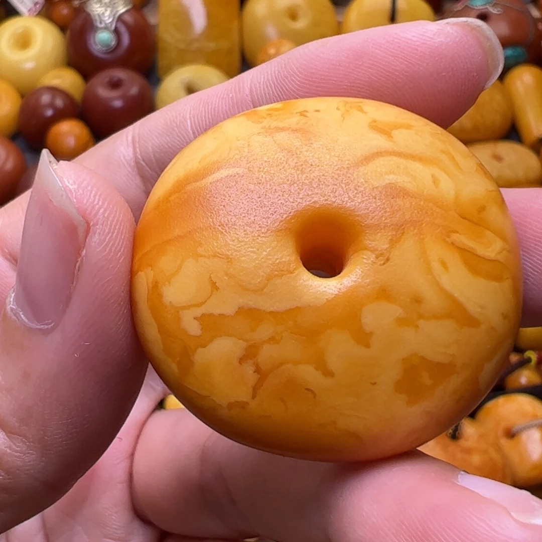 未镶嵌琥珀裸石扣子