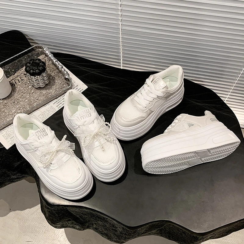 真皮松糕厚底小白鞋女2025春夏新款小个子网面透气珍珠蝴蝶结板鞋