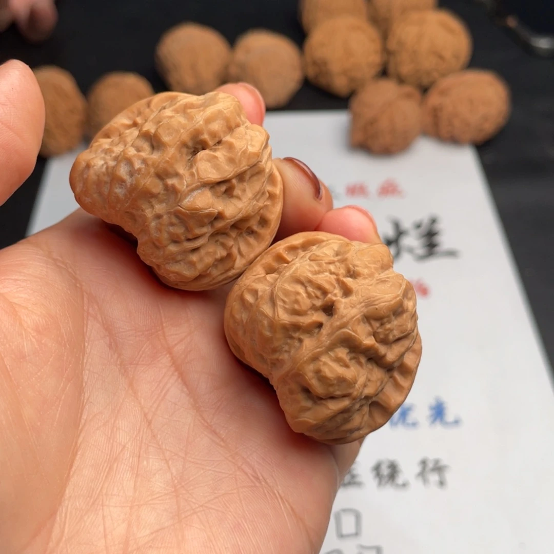 文玩核桃吊坠135。38蛙有黄