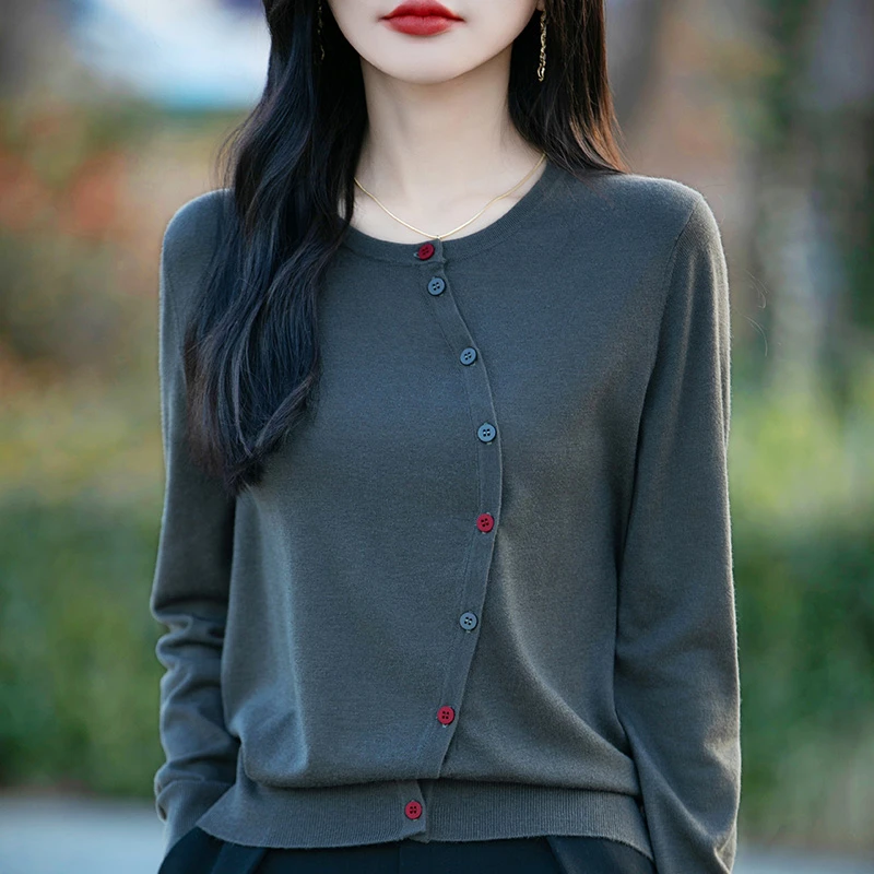 时尚品牌女装设计感不规则彩扣针织衫女早秋款简约百搭洋气上衣