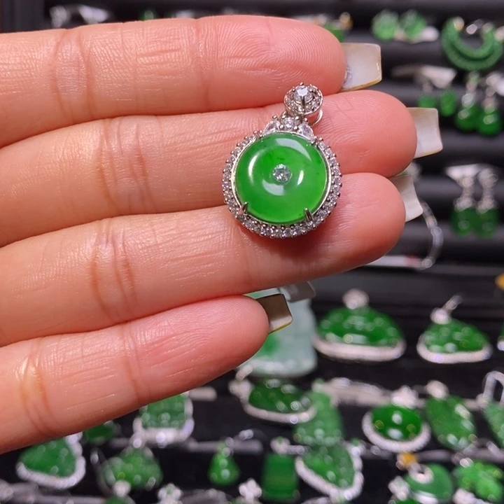 翡翠颈饰银S925镶嵌平安扣吊坠