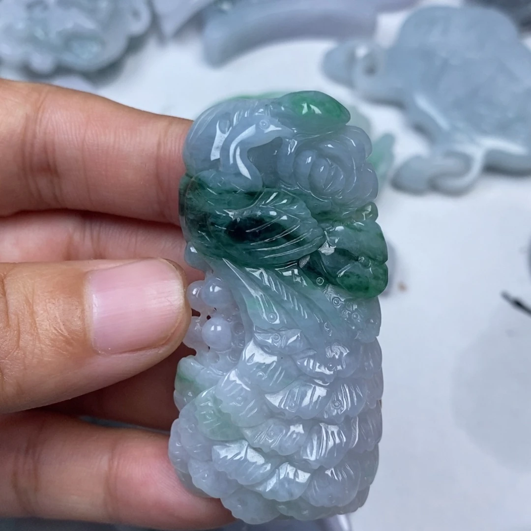 翡翠未镶嵌颈饰翡翠