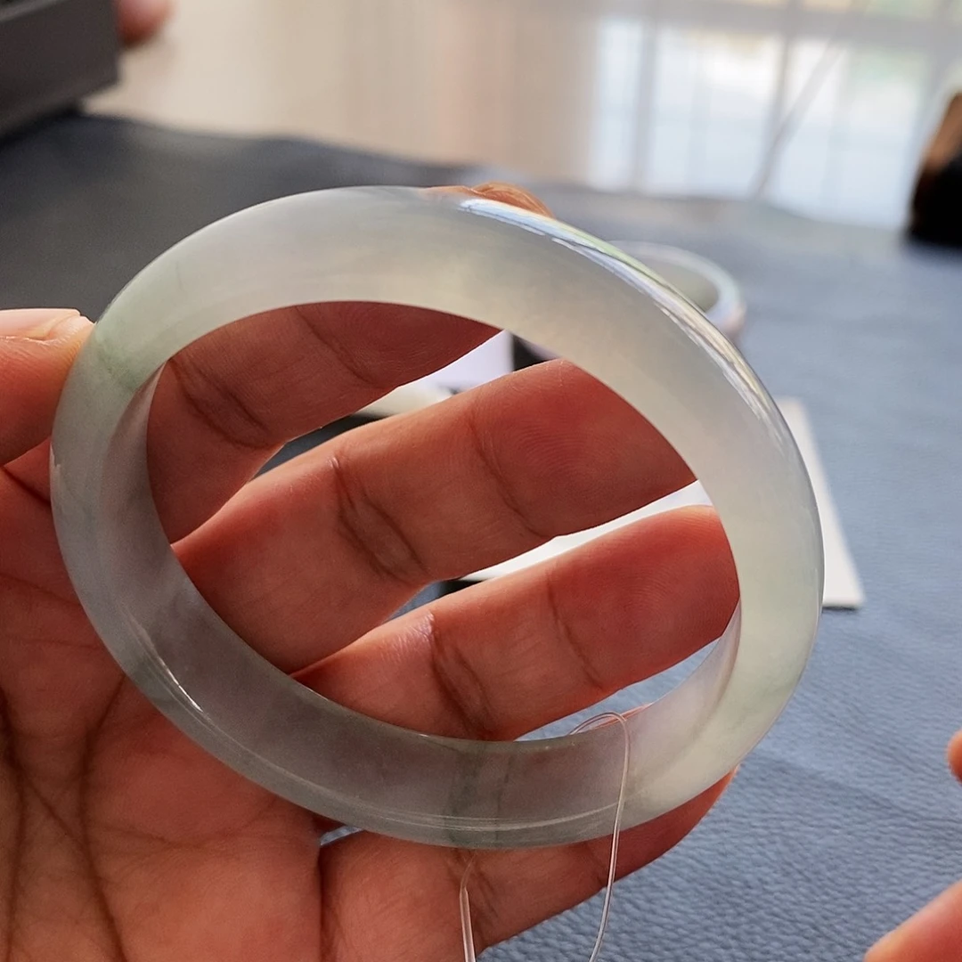 翡翠手镯未镶嵌天然翡翠手镯