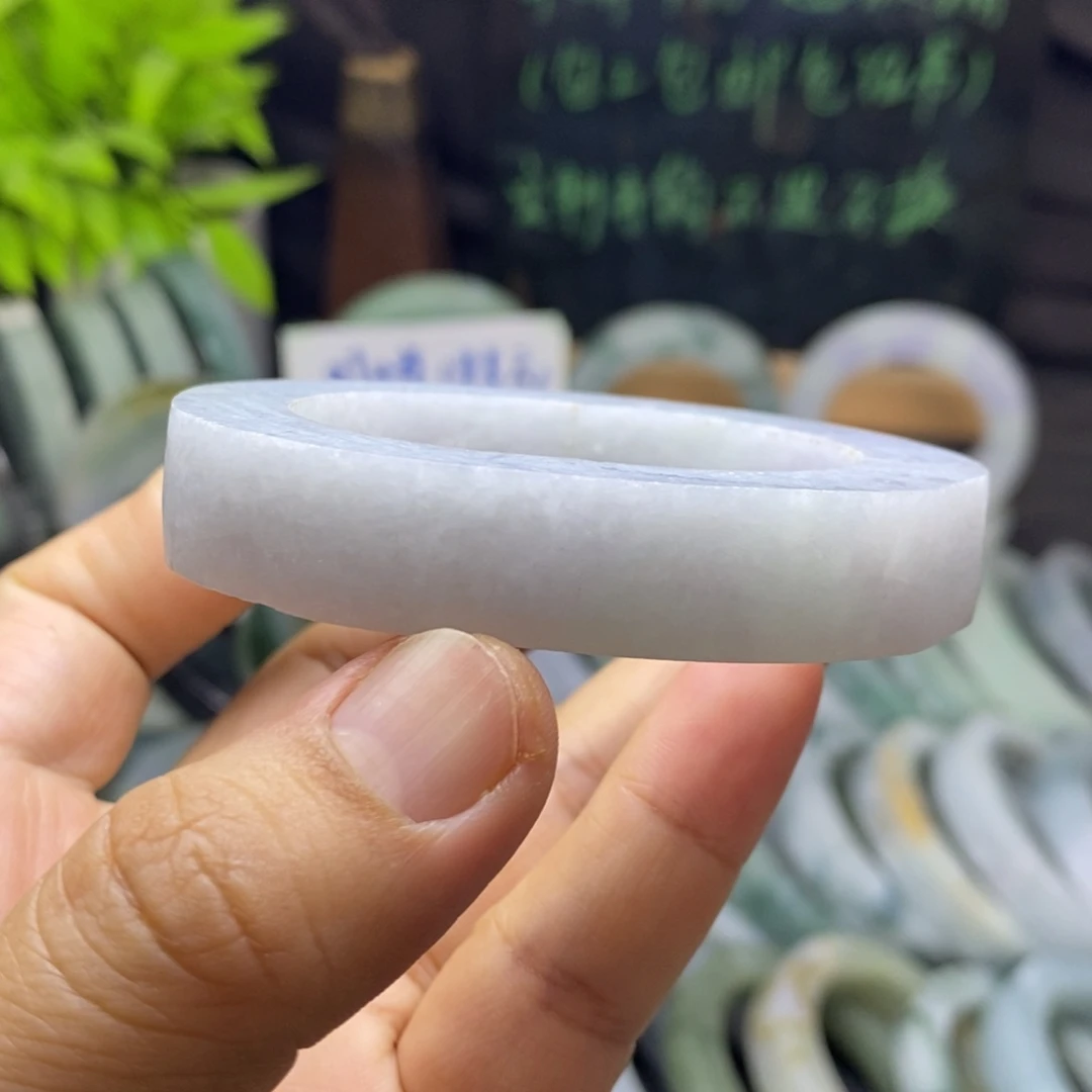 定制翡翠未镶嵌手镯
