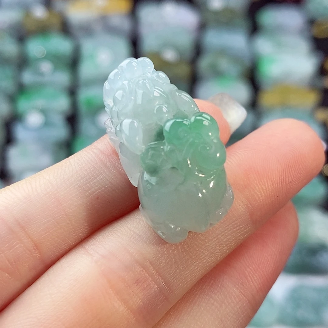 颈饰未镶嵌翡翠天然