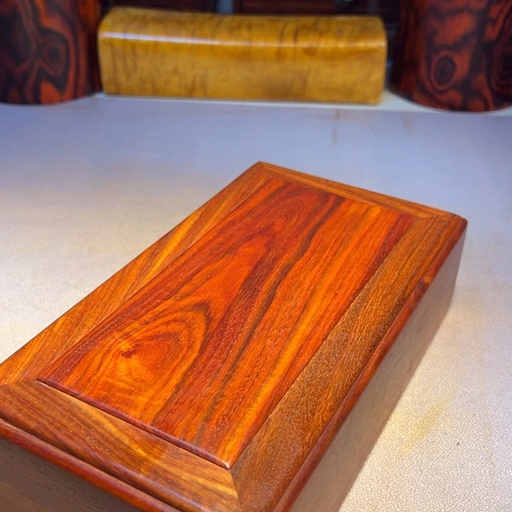 烟***台机关盒。