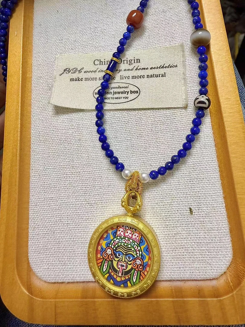 【灰姑娘原创】青金纯手绘扎基拉姆小圆牌项链M3059