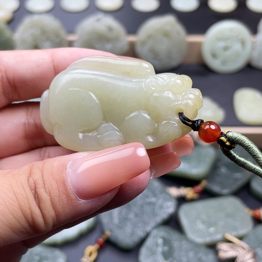 颈饰未镶嵌和田玉