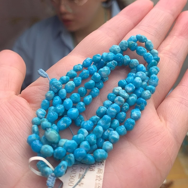 未镶嵌绿松石原矿