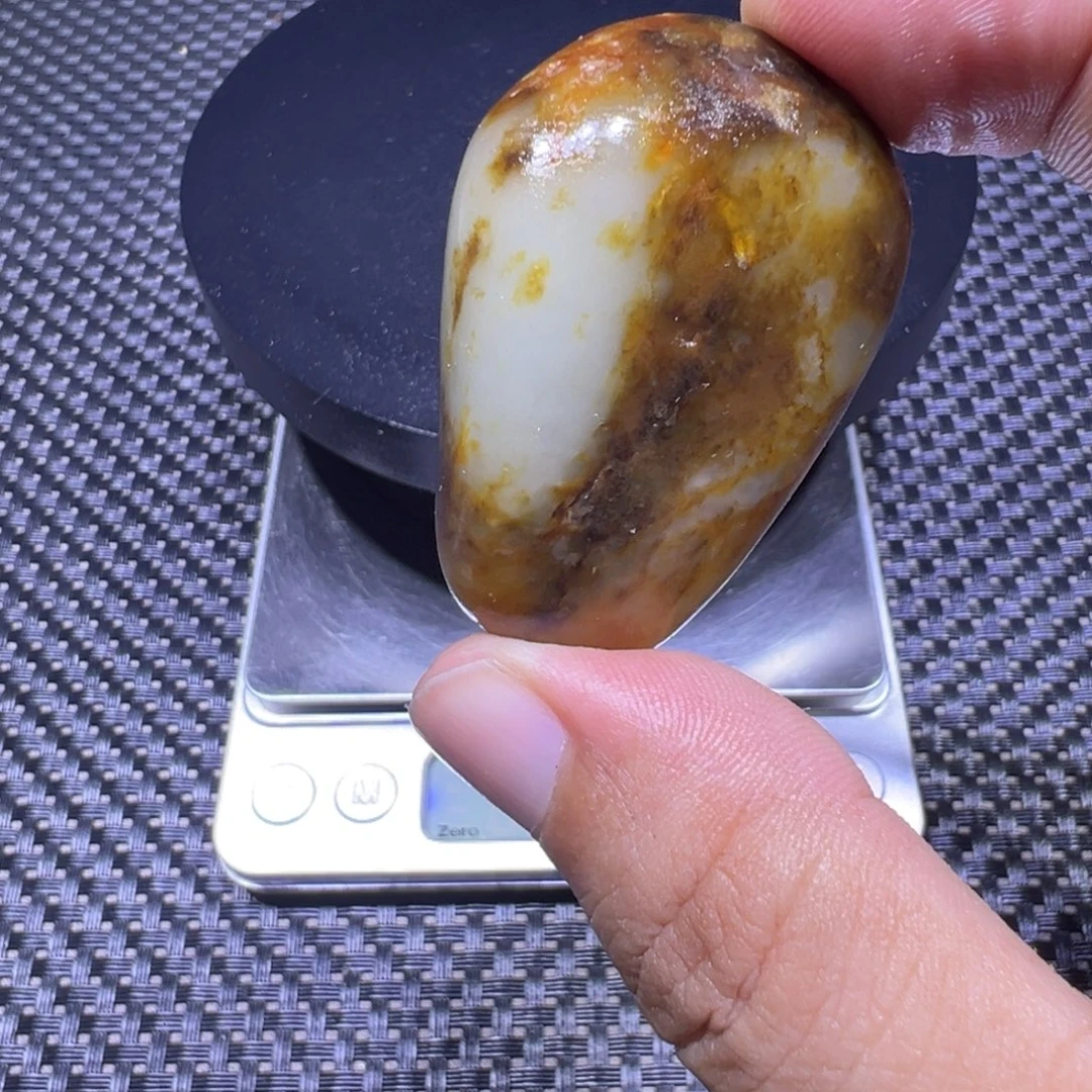 吊坠(不含链)未镶嵌和田玉（子料）38