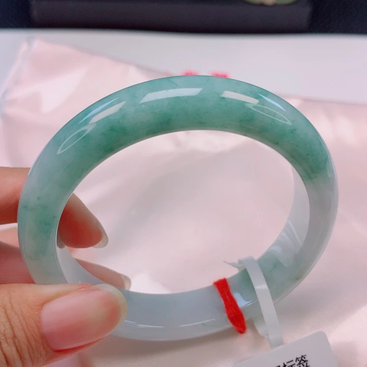 翡翠未镶嵌手镯55圈