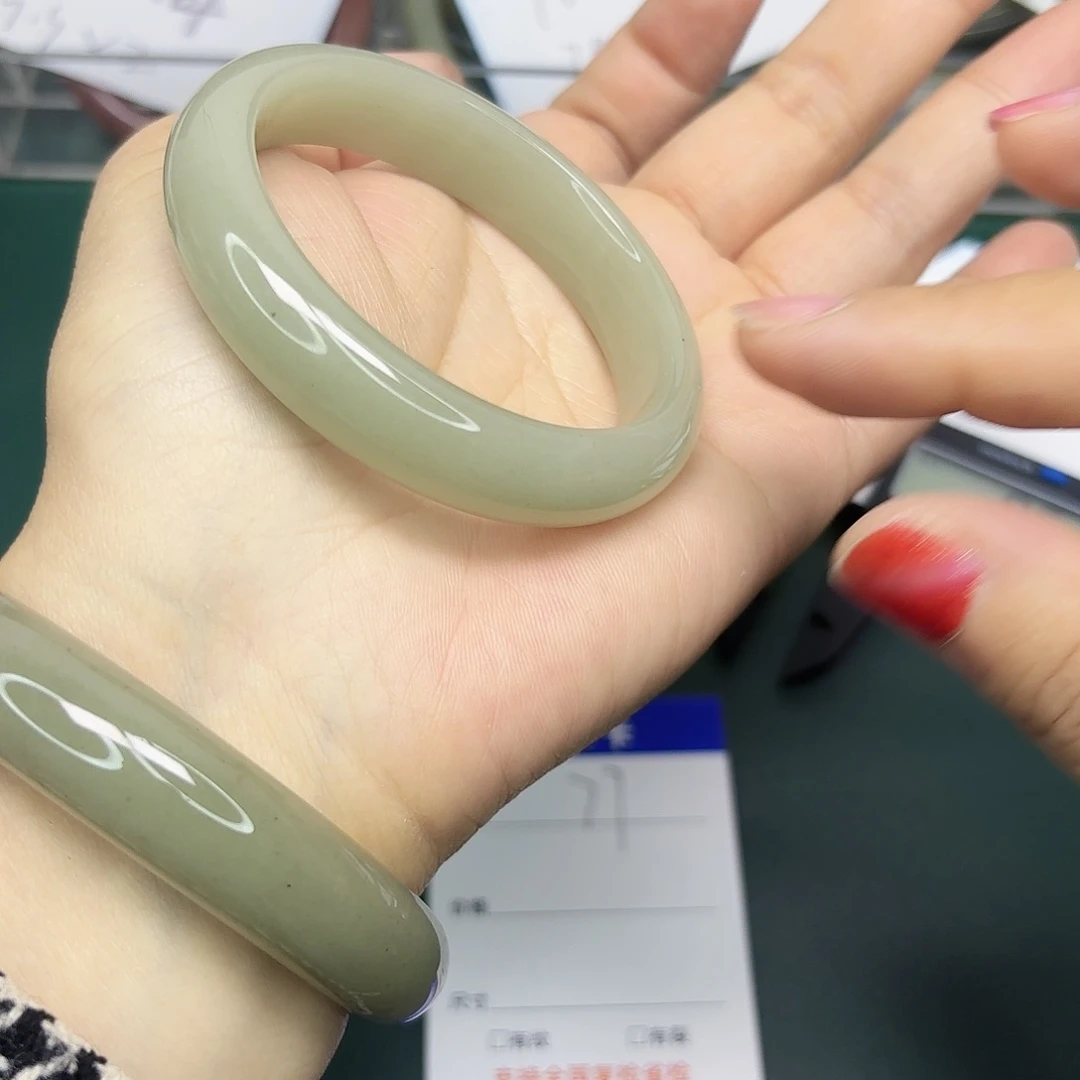 石英质玉未镶嵌手镯77/5352