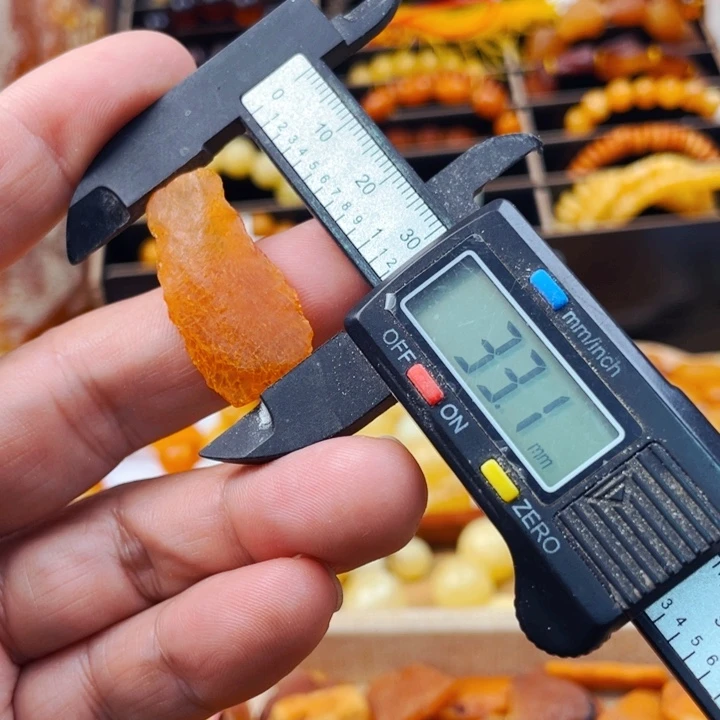 琥珀颈饰未镶嵌吊坠
