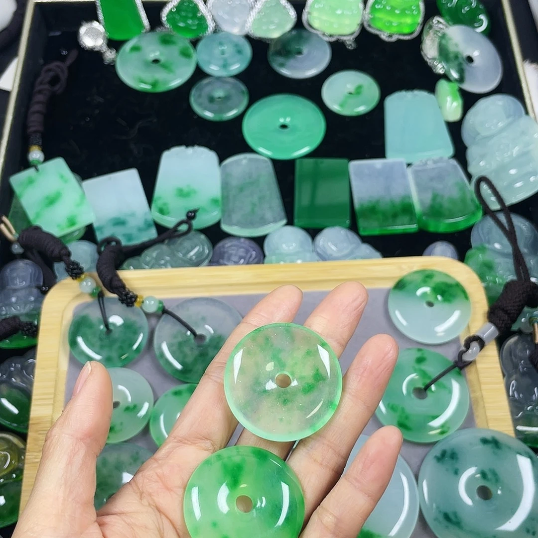 天***涯翡翠未镶嵌颈饰吊坠2