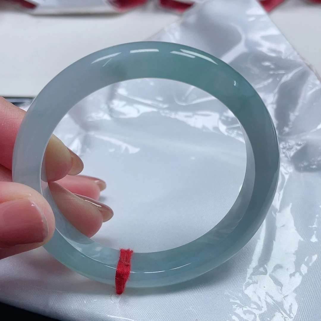翡翠手镯未镶嵌缅甸翡翠