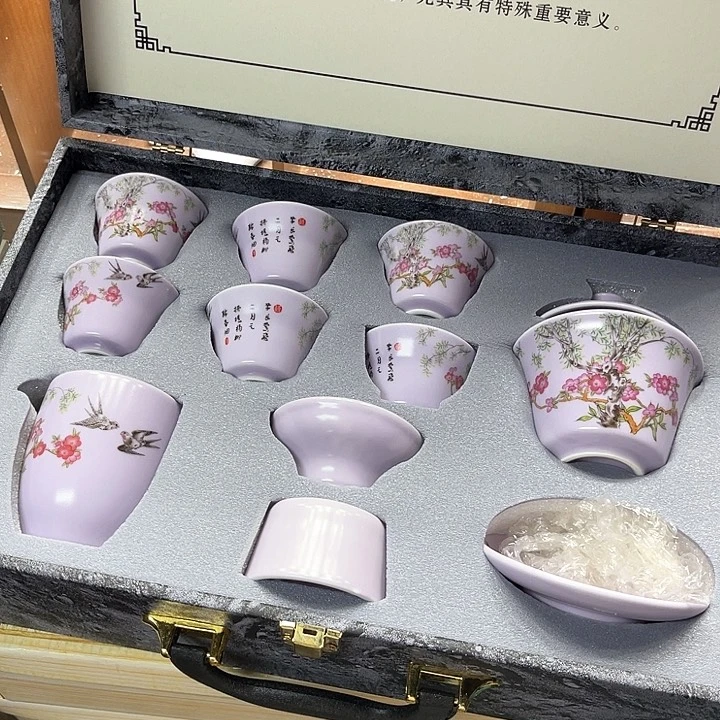 孤品茶具套装等。