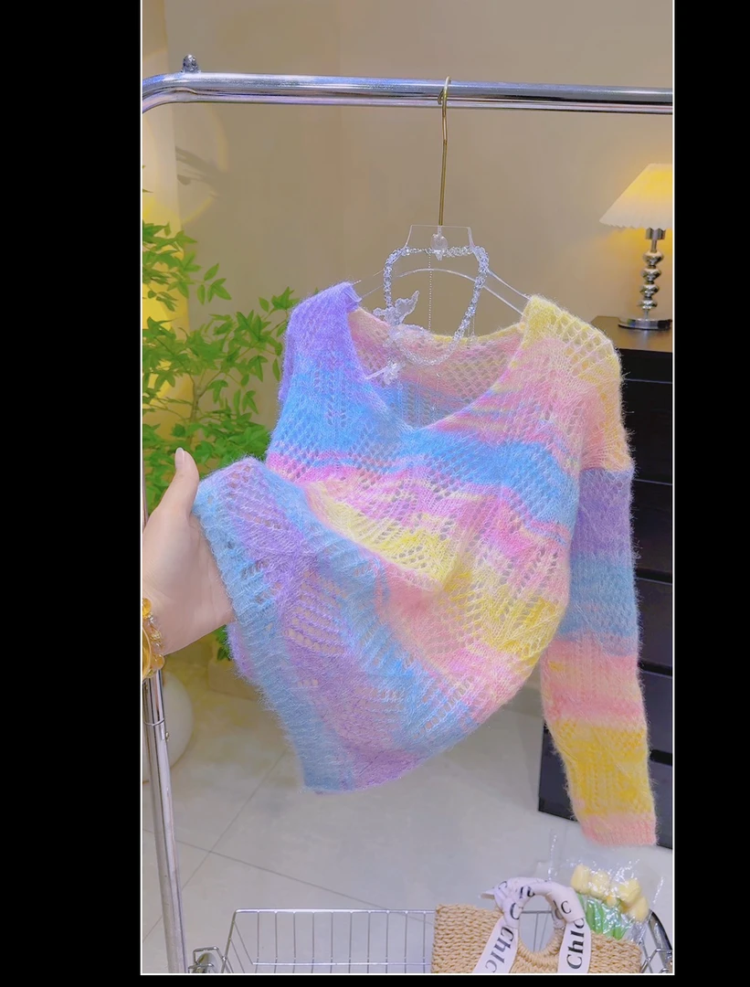 渐变彩虹条纹镂空针织衫