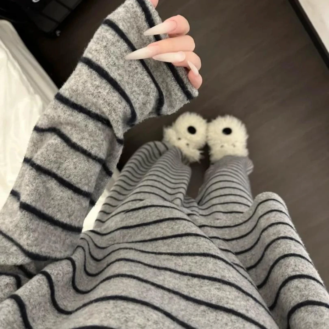 韩系简约灰色条纹德绒睡衣女秋冬季新款保暖宽松可外穿家居服套装