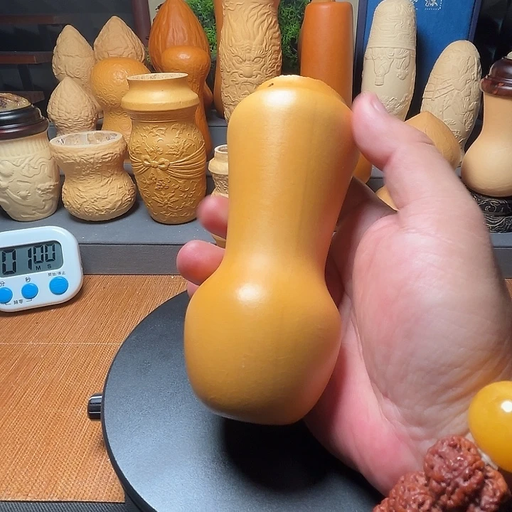 隐隐约约地看到一只大