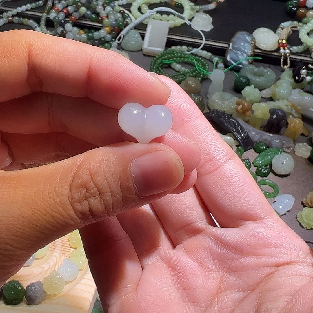 和田玉未镶嵌珠宝半成品