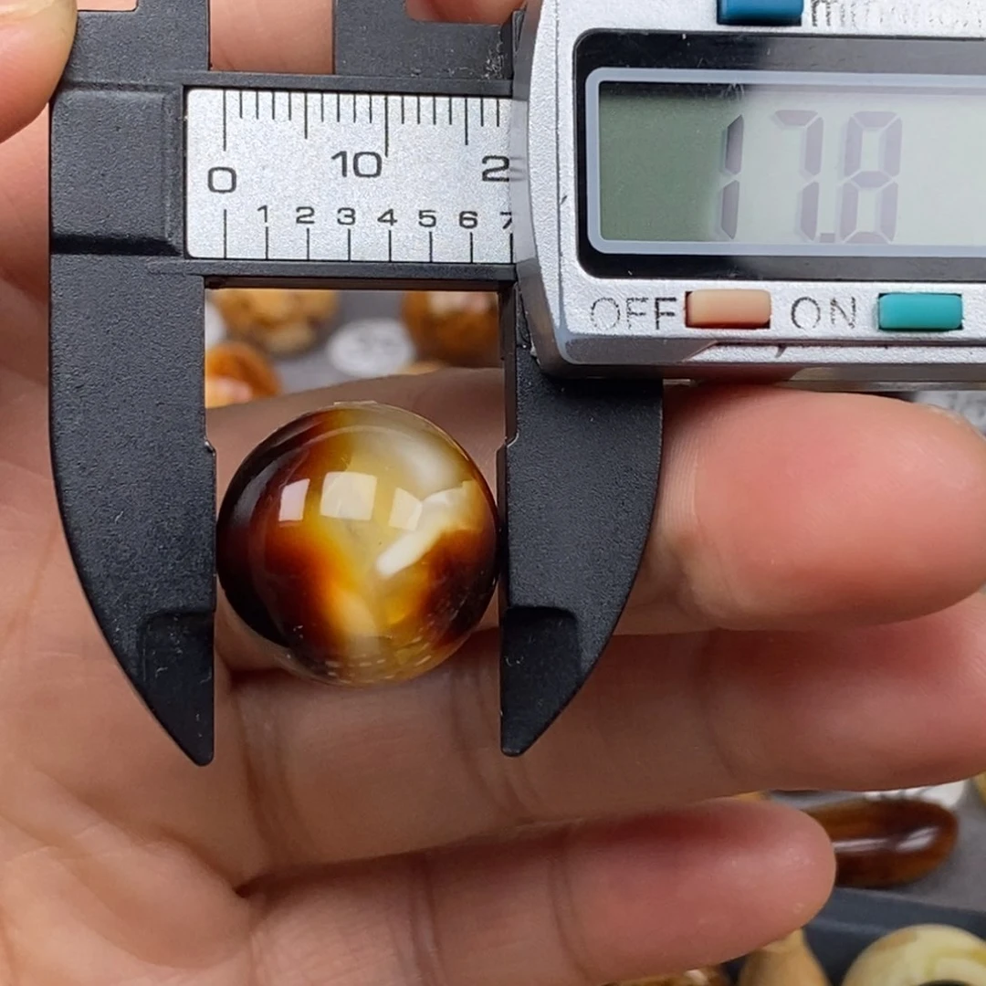 琥珀未镶嵌耳饰圆珠