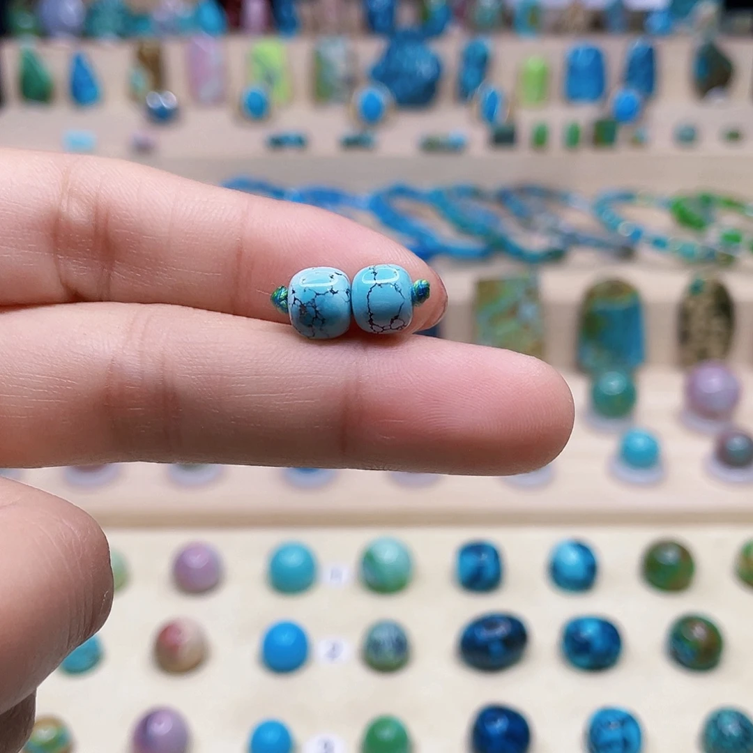 绿松石未镶嵌颈饰