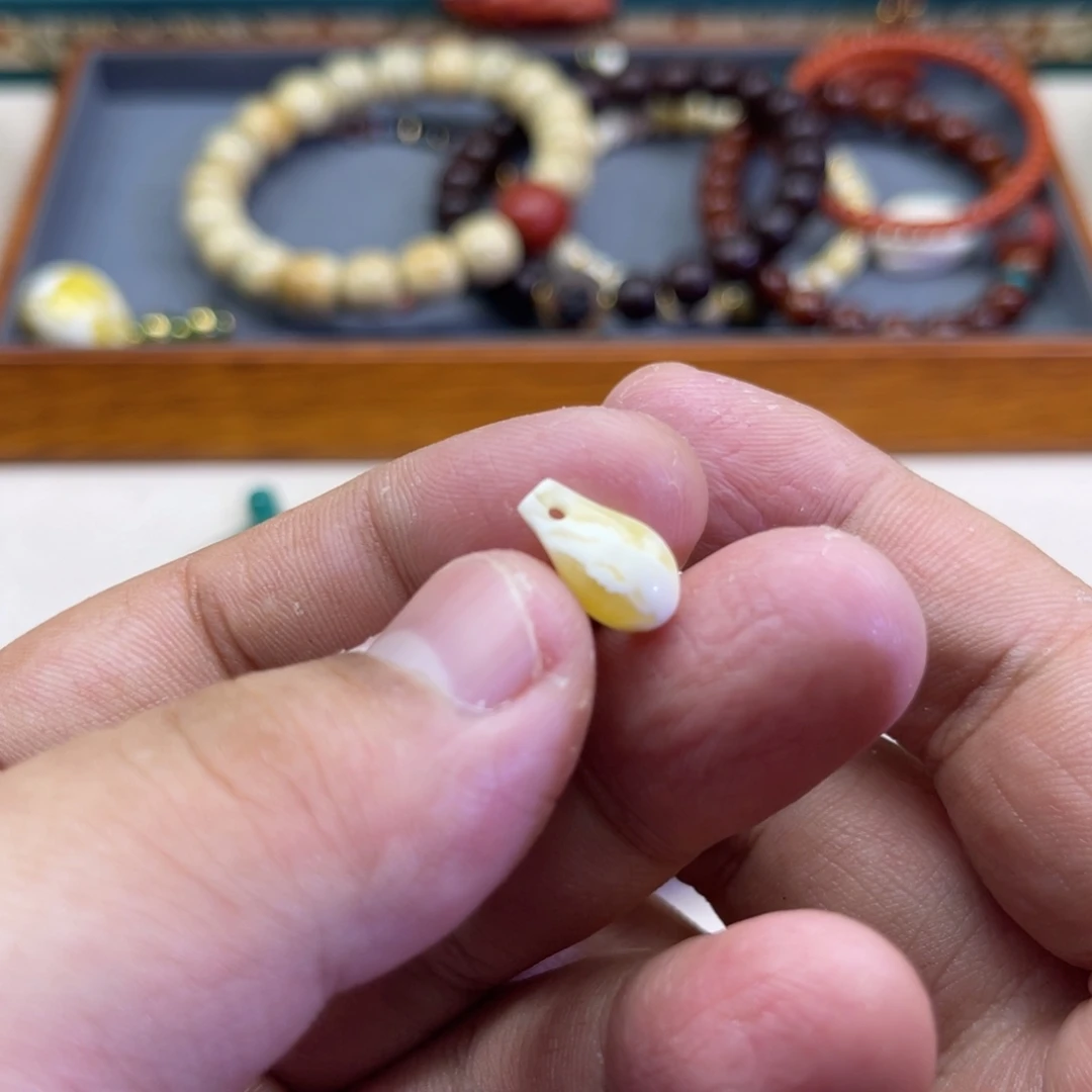 琥珀未镶嵌珠宝奇石31