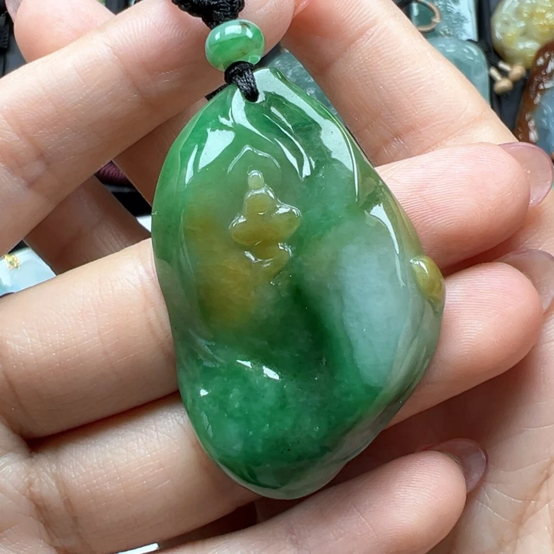 翡翠颈饰未镶嵌悟道