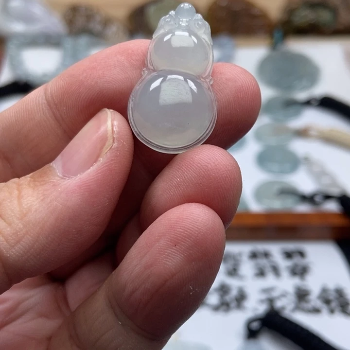 翡翠未镶嵌颈饰葫芦 天然缅甸A货翡翠