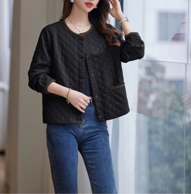 8762单排扣直下摆短款圆领春季短外套上衣女士时尚洋气