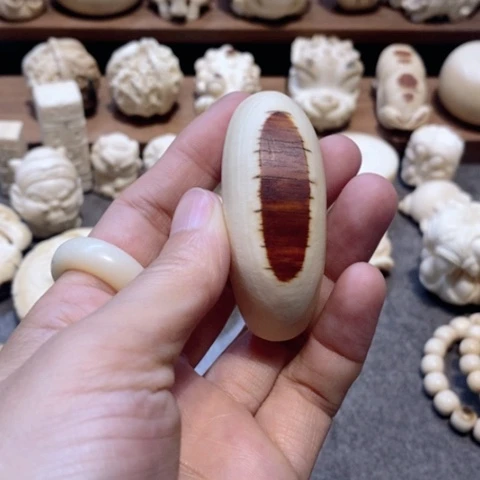 红**己天然猛犸牙挂件吊坠