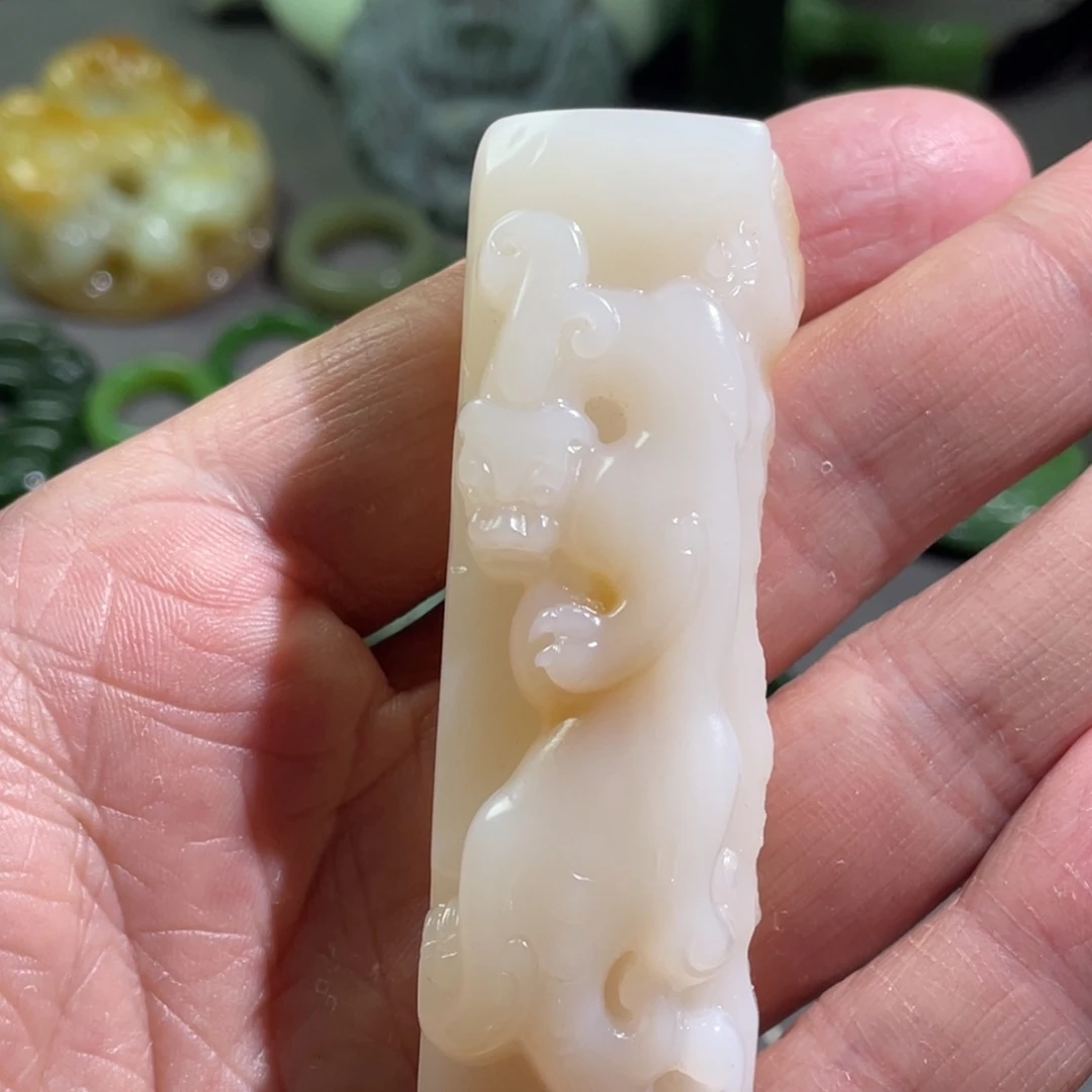 颈饰未镶嵌和田玉鸿*